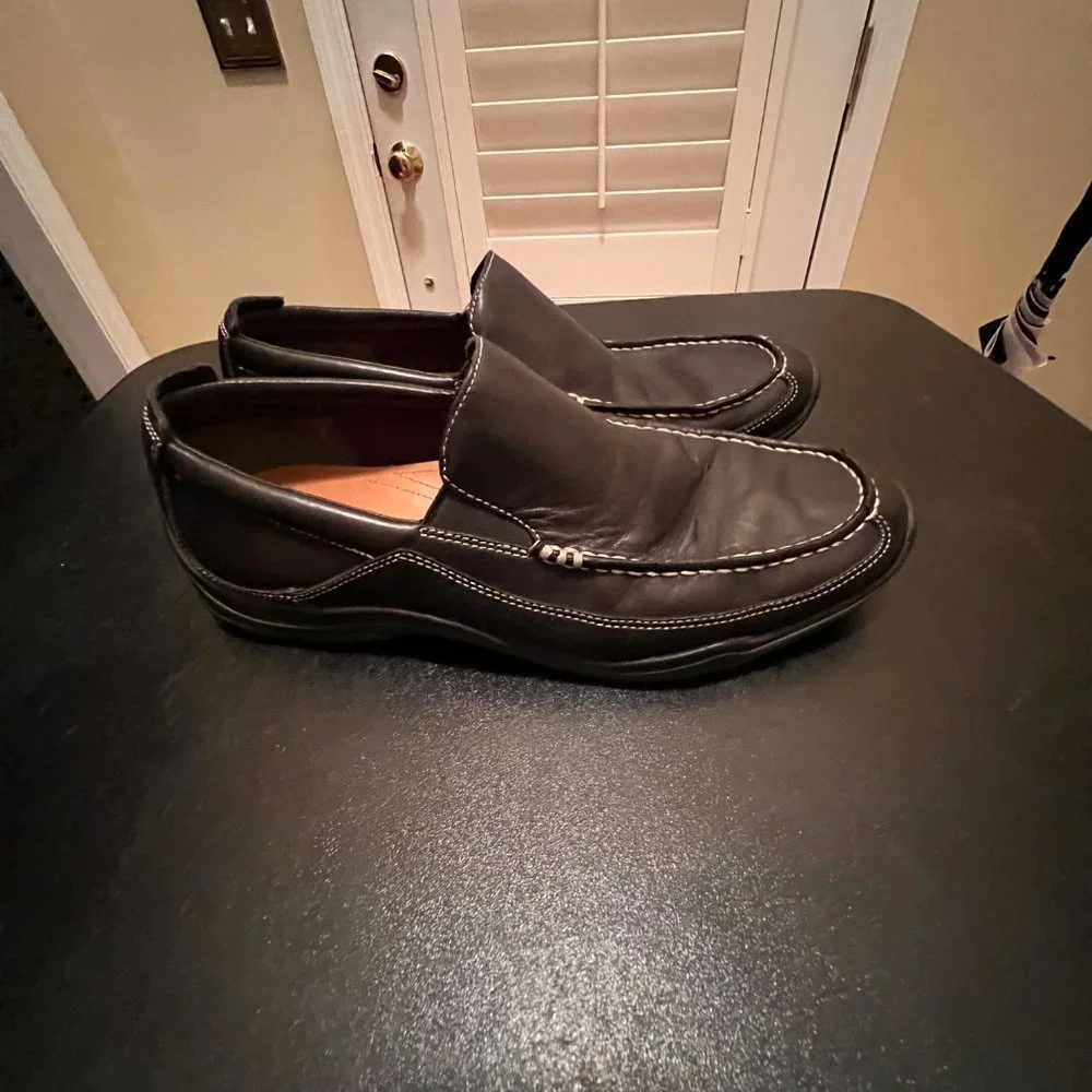 Cole Haan size 9.5 mens slip on black leather shoes
